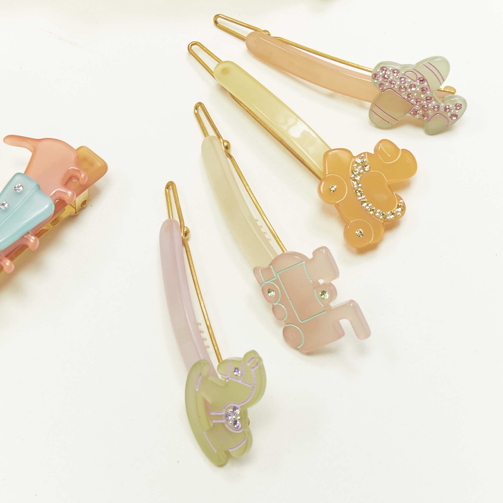 Unsigned / متعددة Horse Bangle Clip - 4