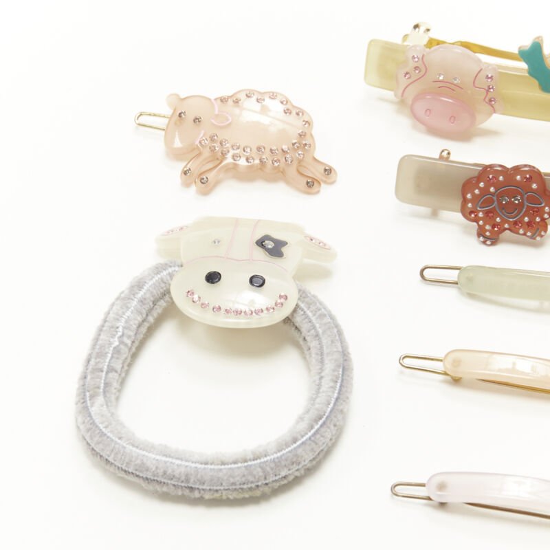 Unsigned / متعددة Farm Hair Clips - Back view