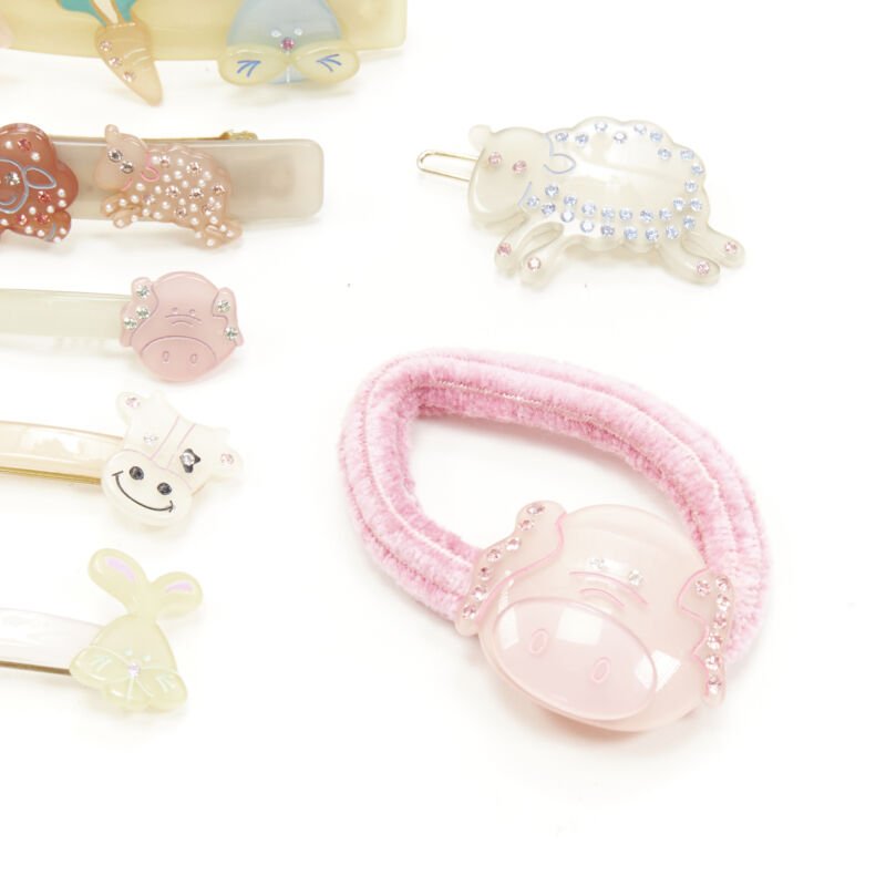 Unsigned / متعددة Farm Hair Clips - Side view