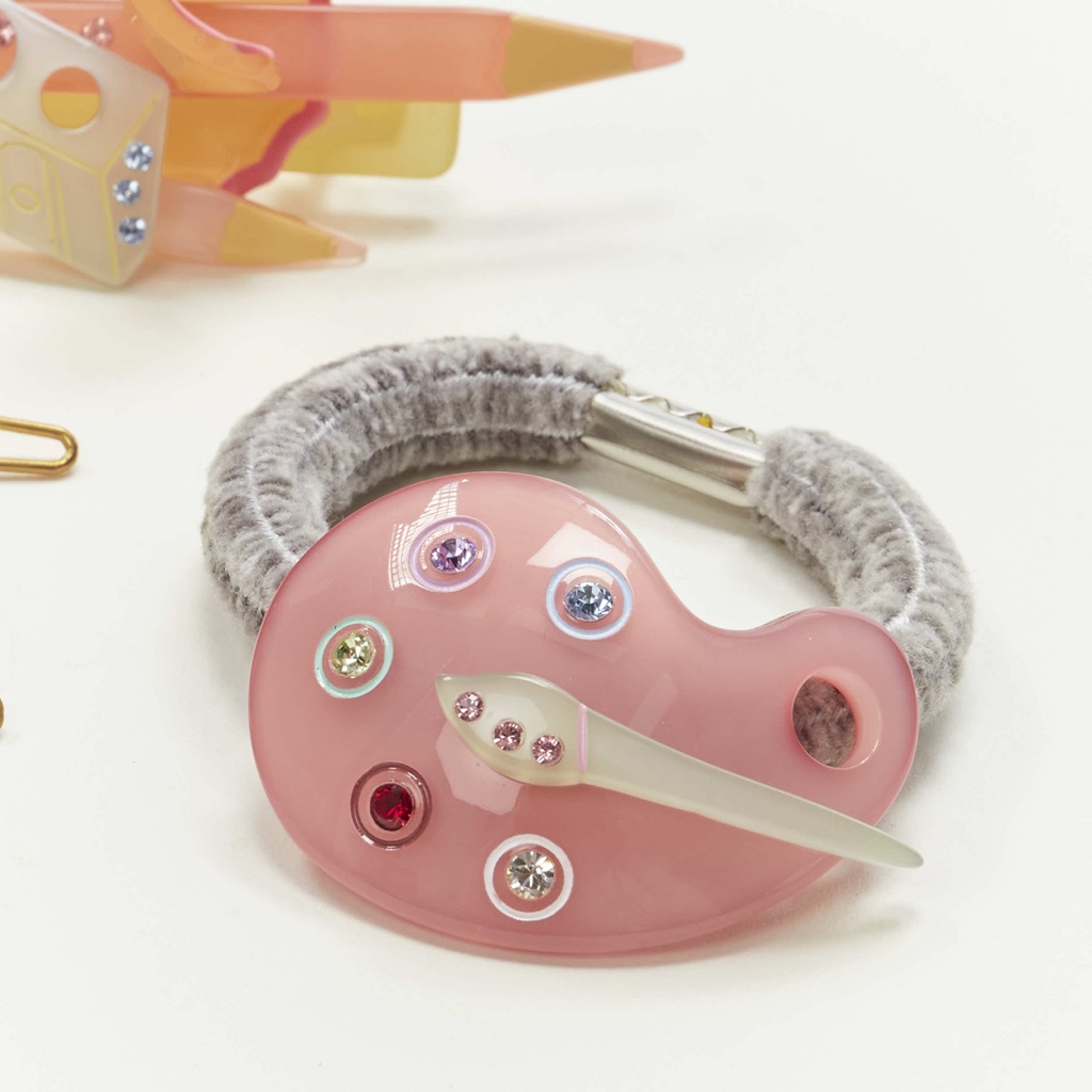 Unsigned / متعددة Brush Hair Clips - Back view