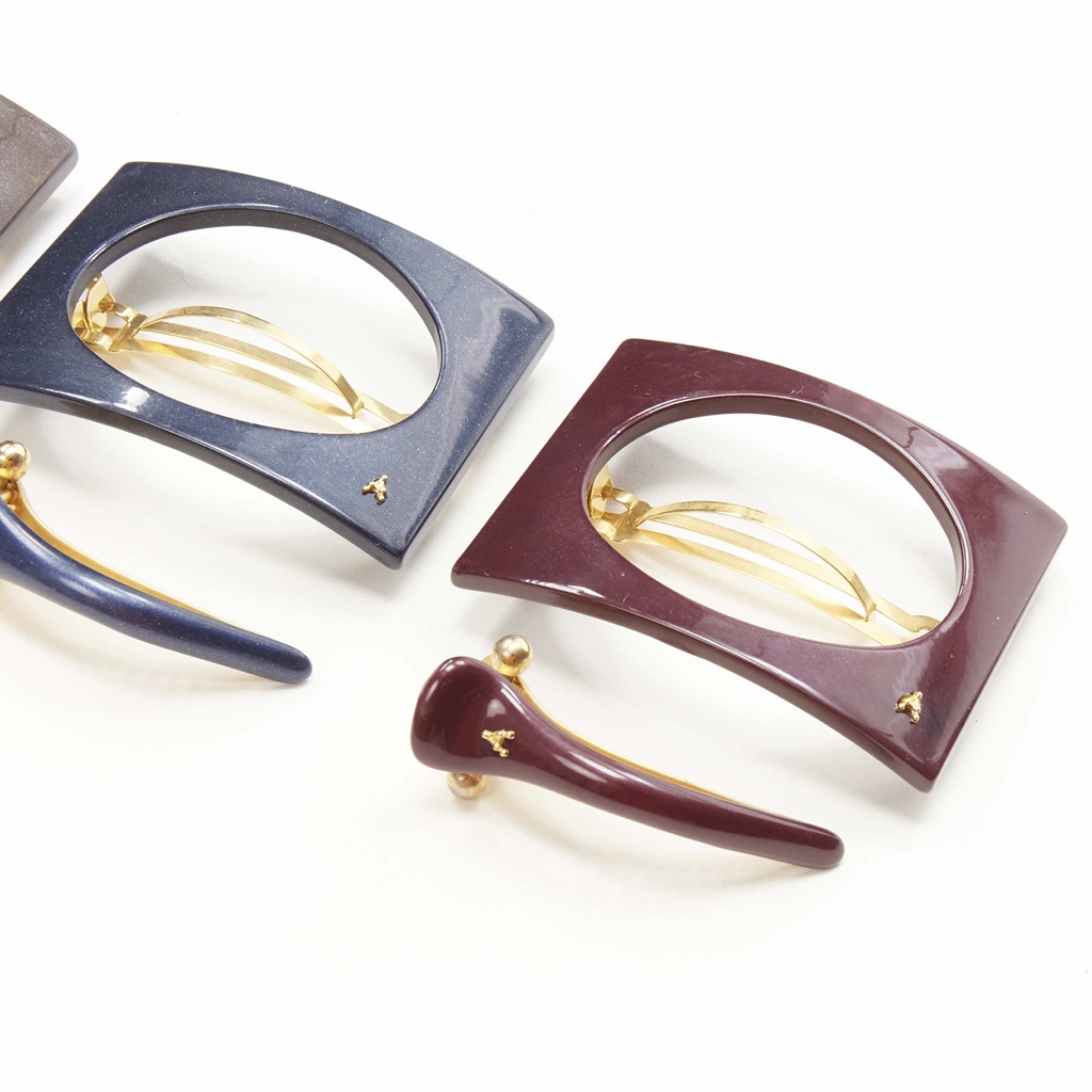 Unsigned / متعددة Square Acrylic Clip - Image 6