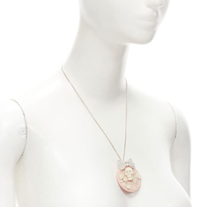 Unsigned / متعددة Barocco Skull Necklace - Image 6