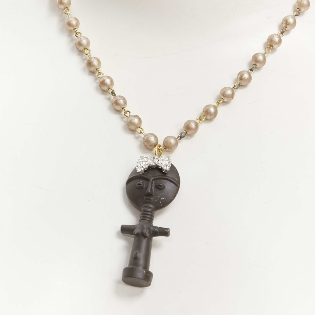 Unsigned / متعددة Statue Pearl Necklace - Image 10