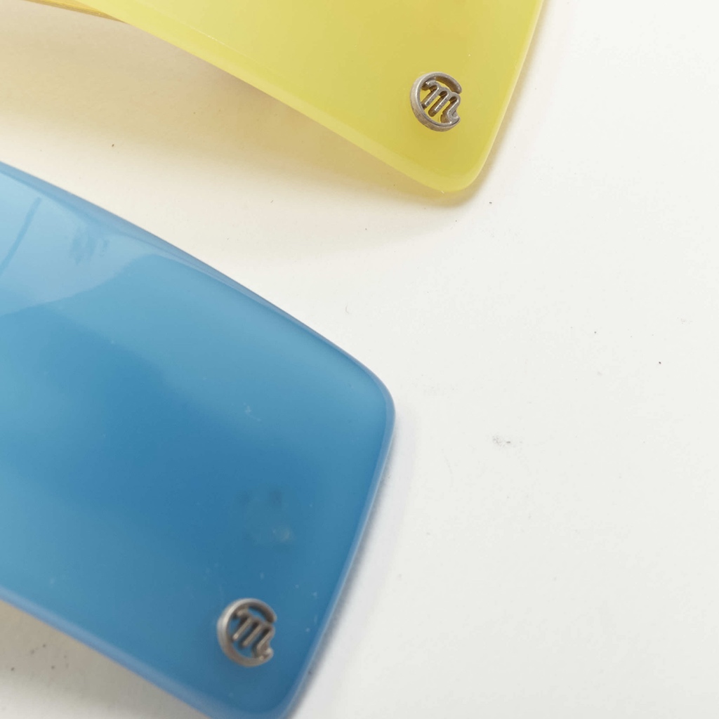 Unsigned / متعددة Color Block Clips - Back view