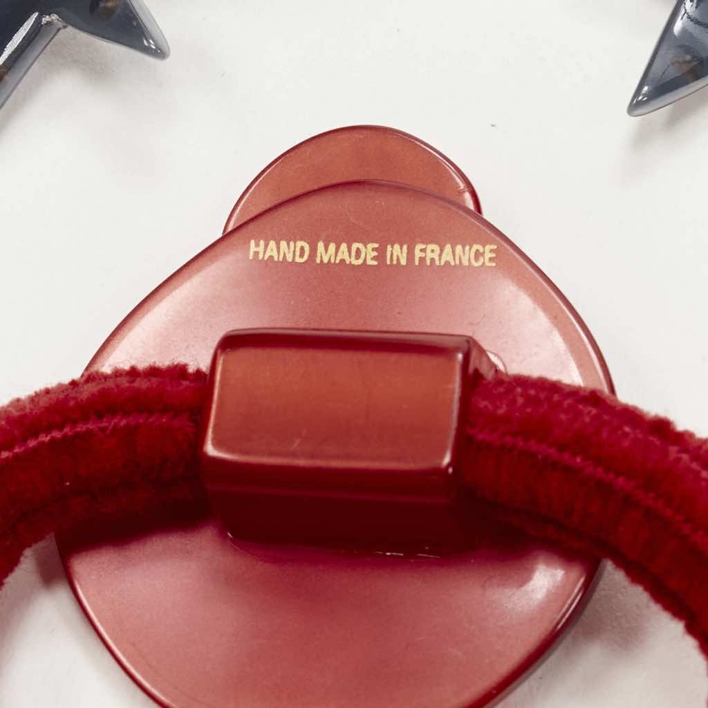 Unsigned / متعددة Ladybug Hair Clips - Side view