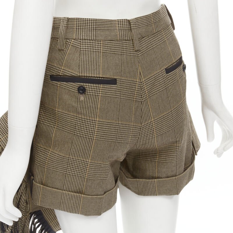 Sacai Herringbone Buckle Shorts - Detail 2