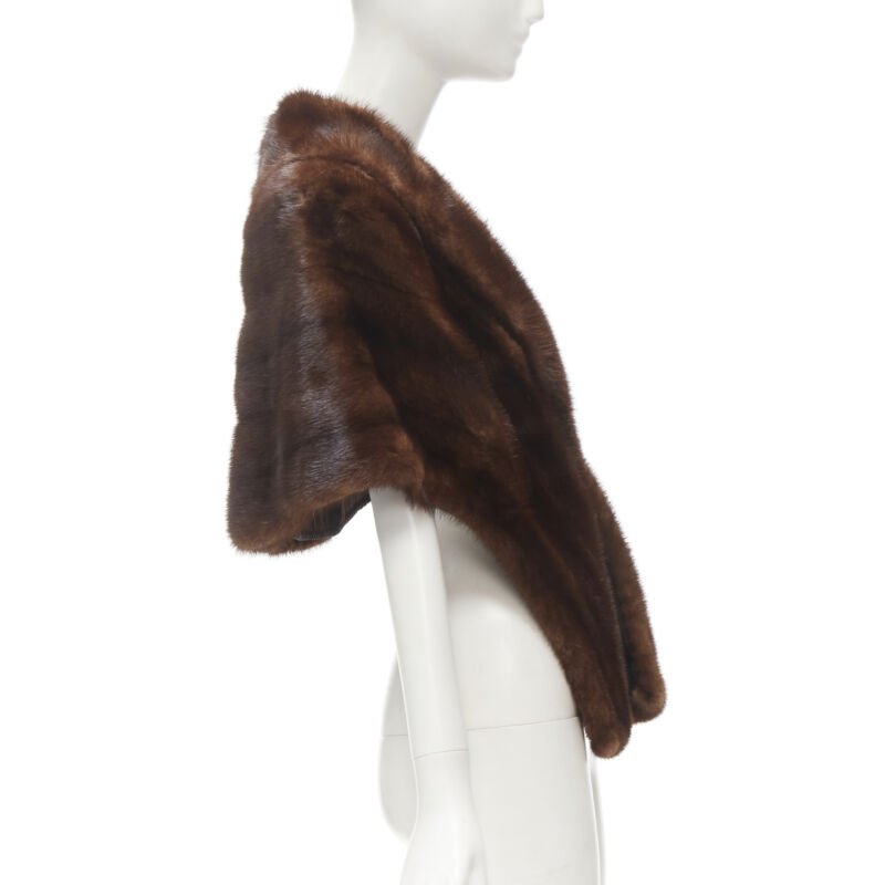 Unsigned / متعددة Brown Mink Fur Shawl - Image 6