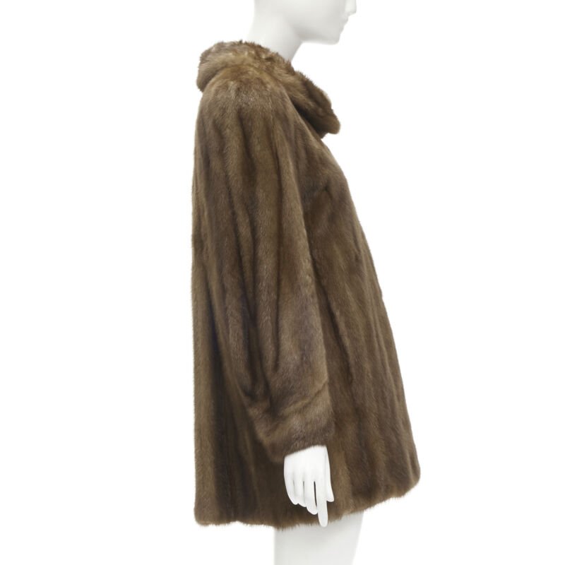 Unsigned / متعددة Brown Fur Short Coat - Side view