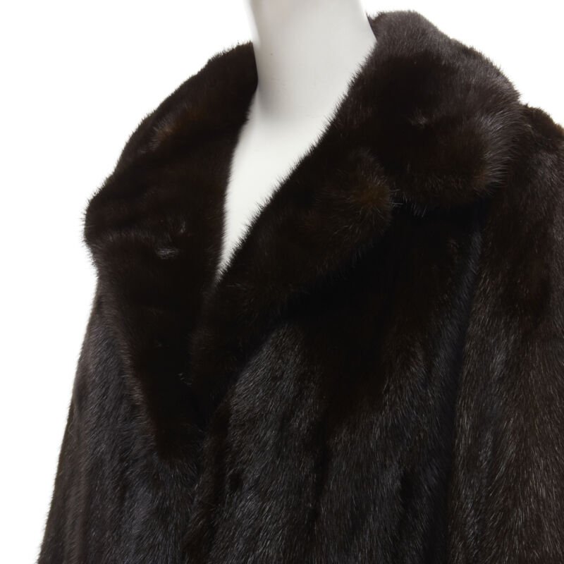 Unsigned / متعددة Brown Fur Long Coat - Back view