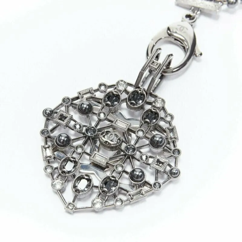 Chanel Triple Pearl Necklace Grey Metal Never worn - Back View