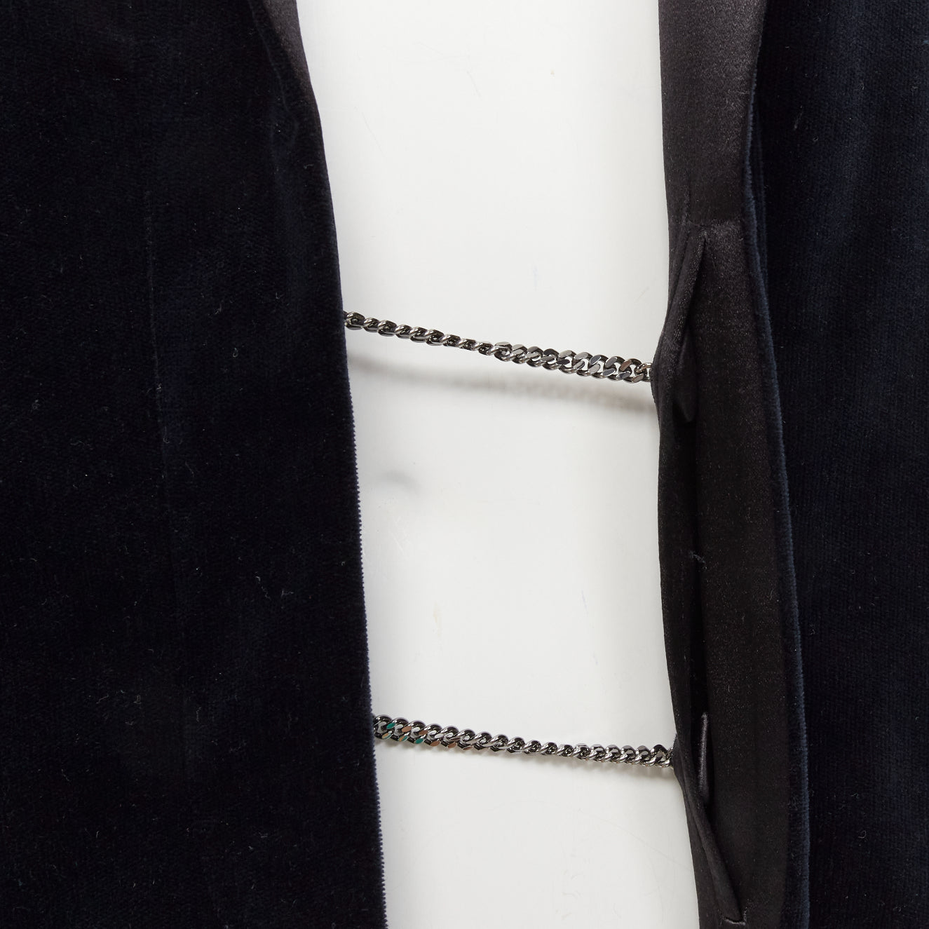 Chanel Velvet Tuxedo Blazer - Image 10