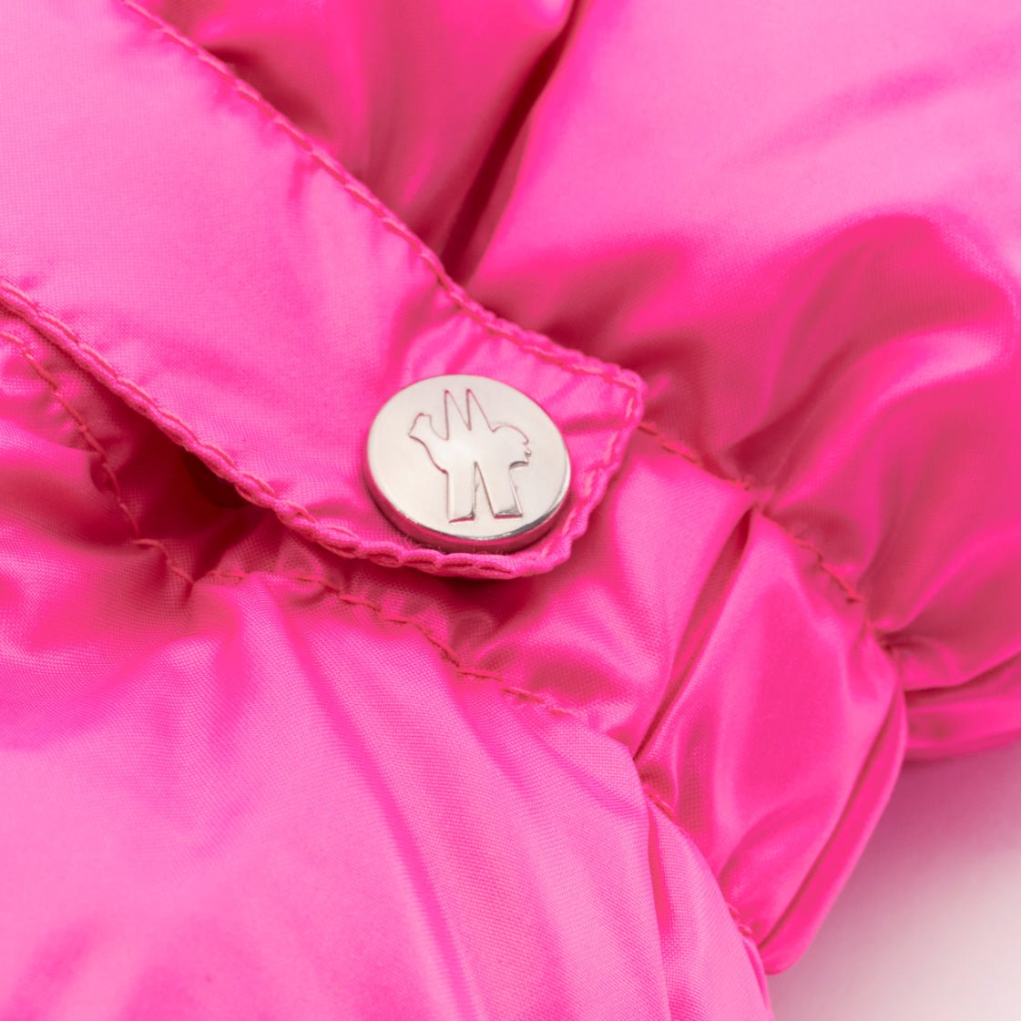 Moncler Norme Afnor - Side view