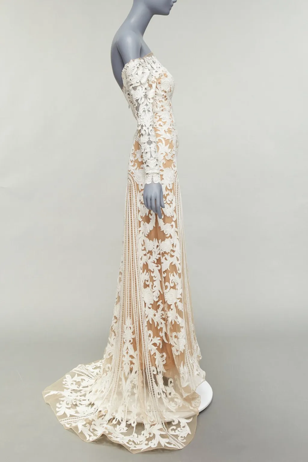 Zuhair murad Pearl Wedding Gown White Silk Very good - Model View