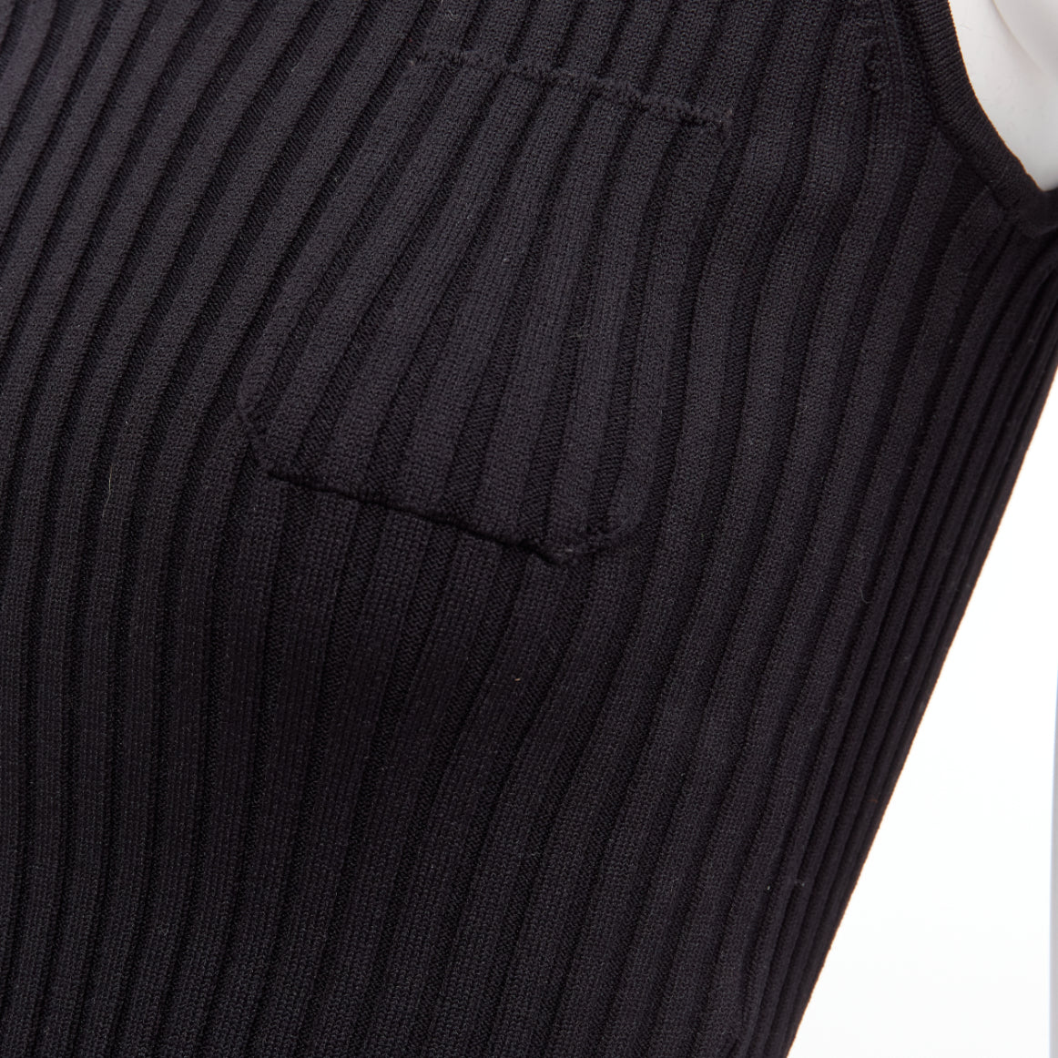 Chanel CC Logo Cropped Vest - Image 10