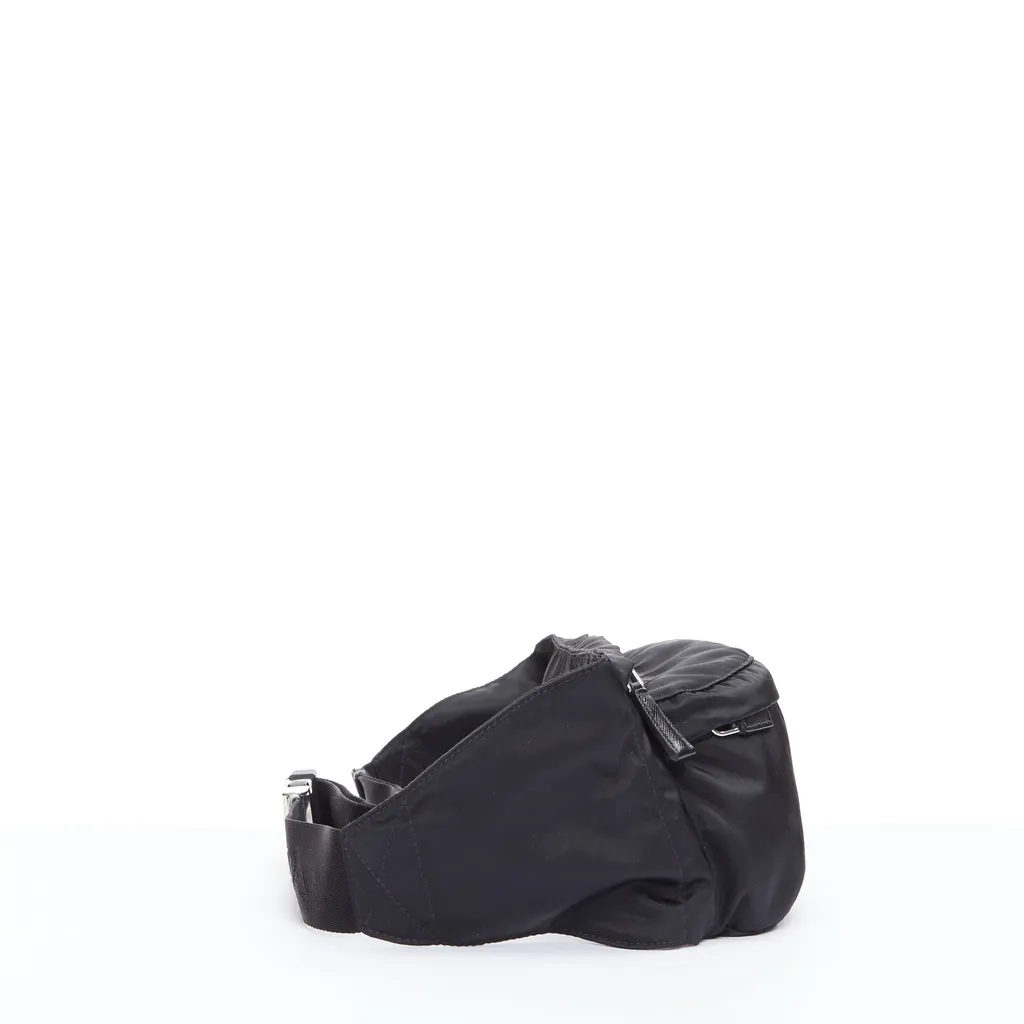 Prada Arrow Tassel Clutch Black Very good - Inside View