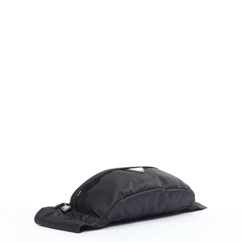 Prada Arrow Tassel Clutch Black Very good - Box View