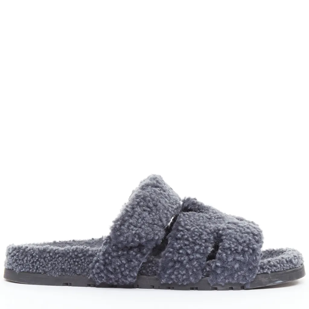 Hermès Chypre Grey Fur Good - Back View