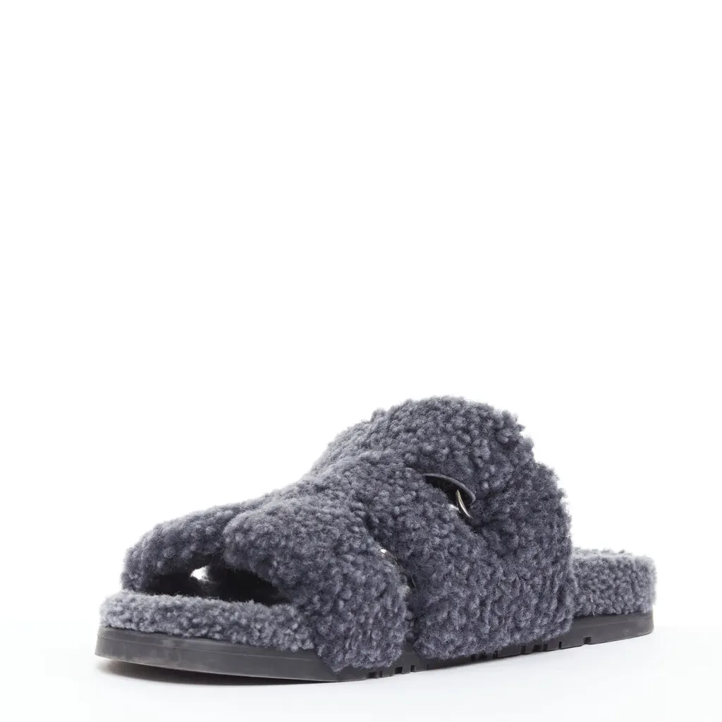 Hermès Chypre Grey Fur Good - Model View