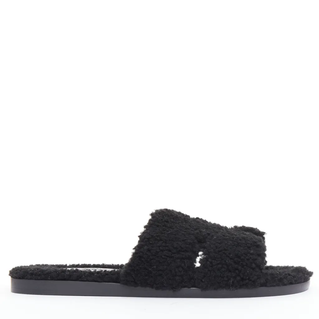 Hermès Oran Black Fur Very good - Back View