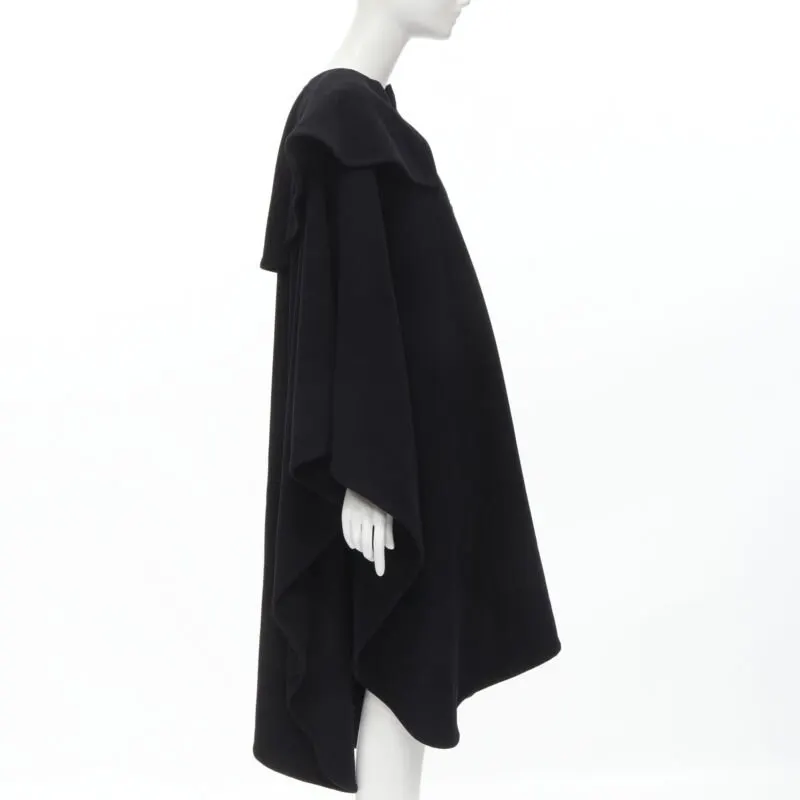 Comme Des Garcons Black Wool Poncho Cape Black Wool Never worn - Model View