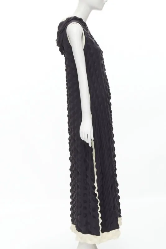 Issey Miyake Egg Carton Dress Black Polyester Very good - Model View