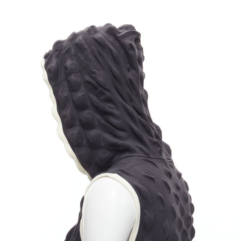 Issey Miyake Egg Carton Dress - Detail 2