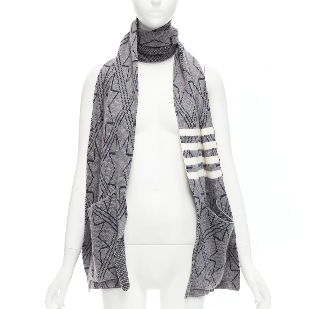 Thom Browne Graphic Star Scarf Grey Very good - Front View