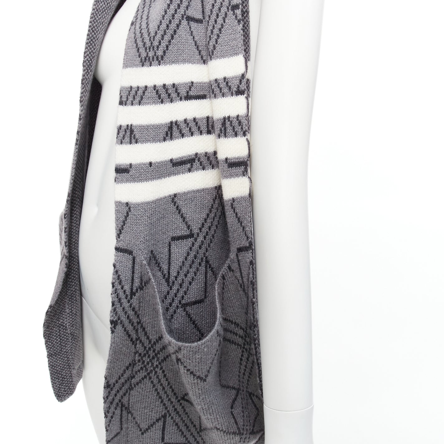 Thom Browne Graphic Star Scarf - Back view