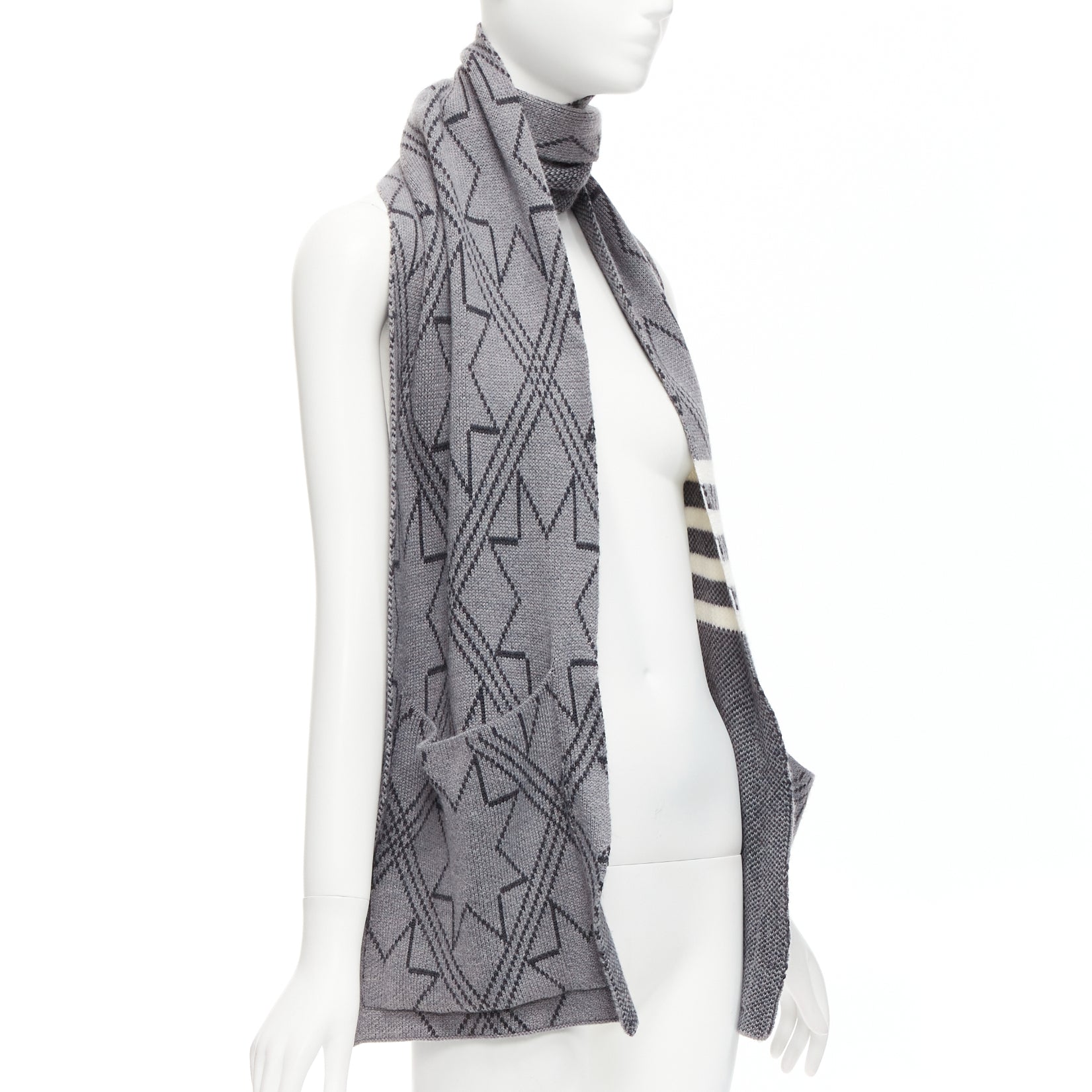 Thom Browne Graphic Star Scarf - Image 6