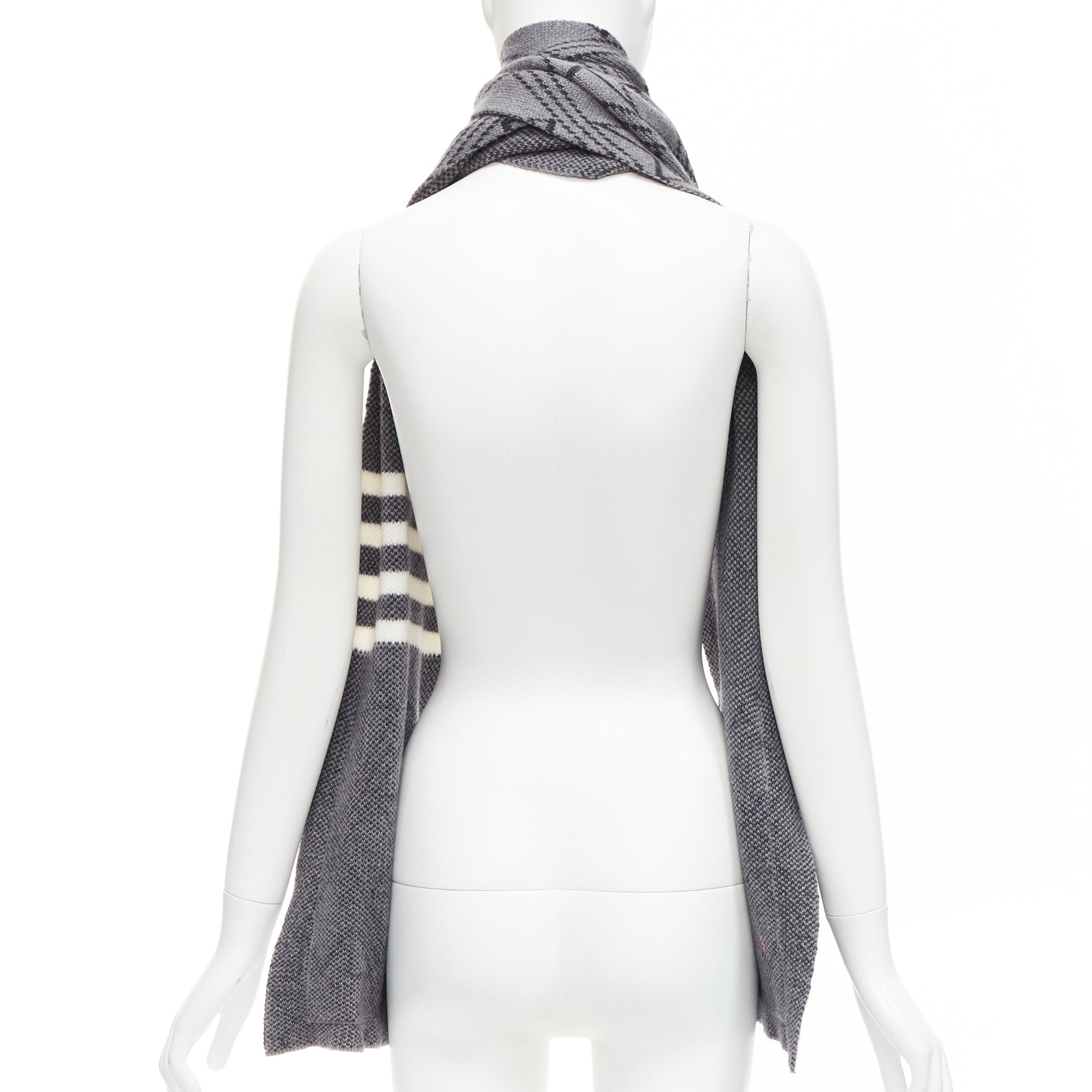 Thom Browne Graphic Star Scarf - Side view