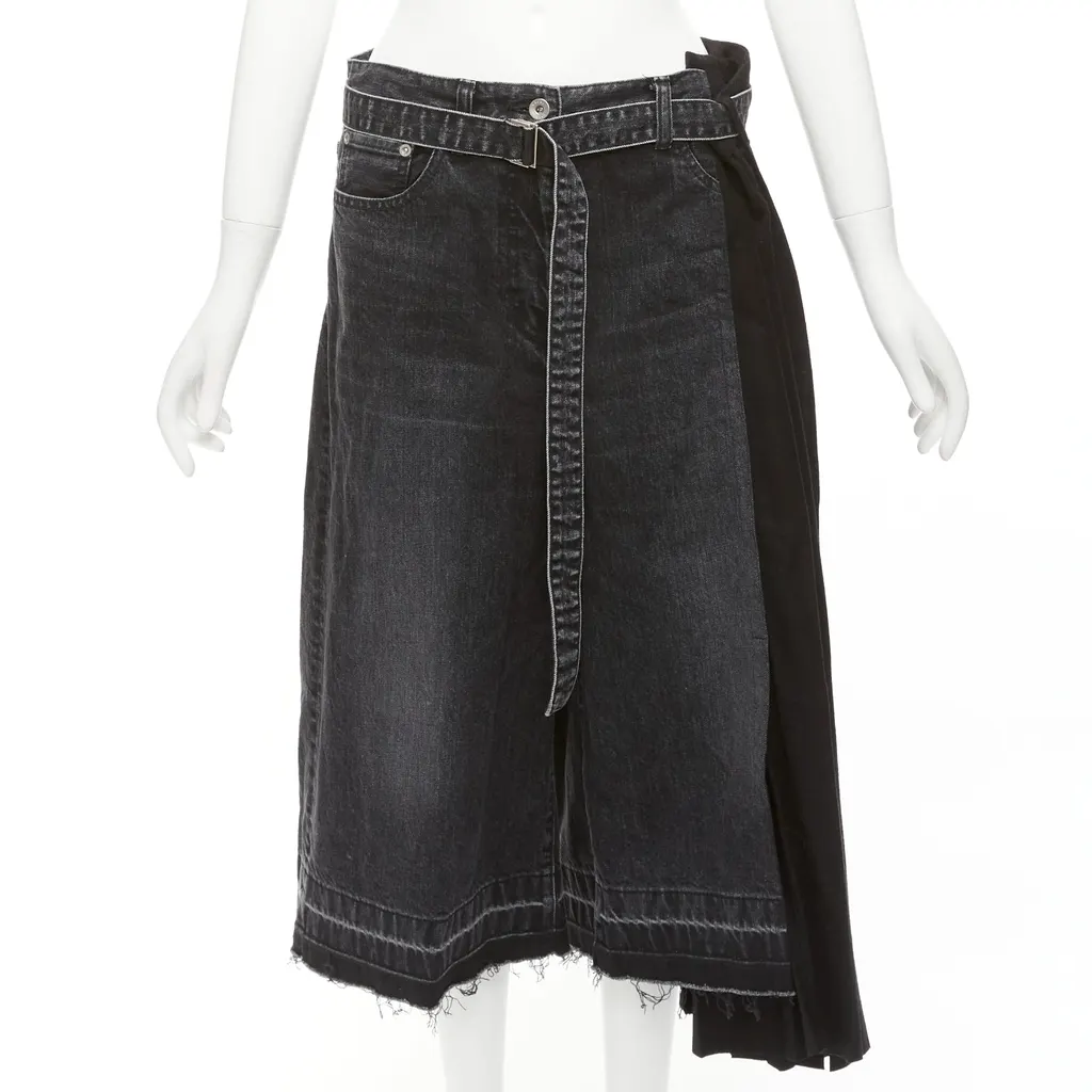 Sacai Denim Pleats Shorts Black Cotton Never worn - Front View