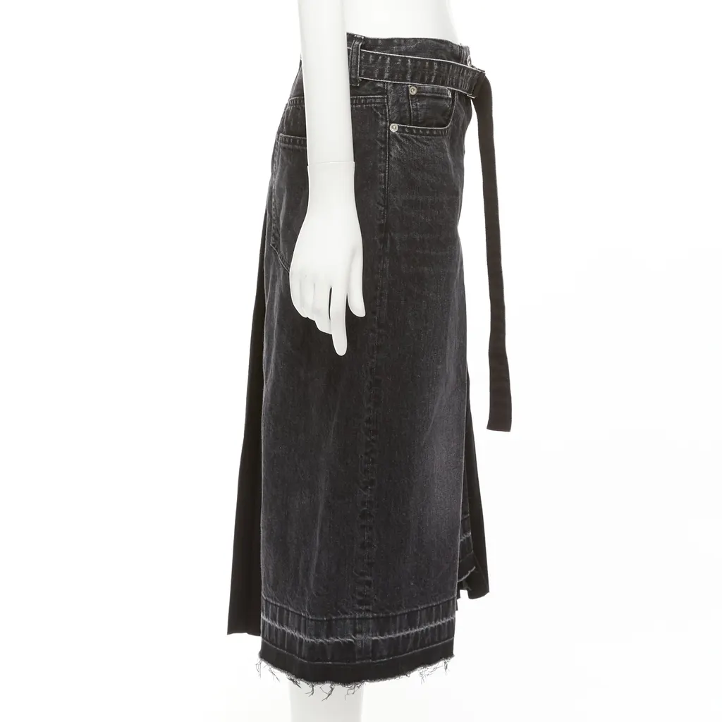 Sacai Denim Pleats Shorts Black Cotton Never worn - Model View