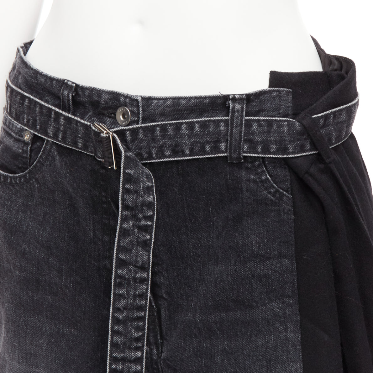 Sacai Denim Pleats Shorts - Detail 1