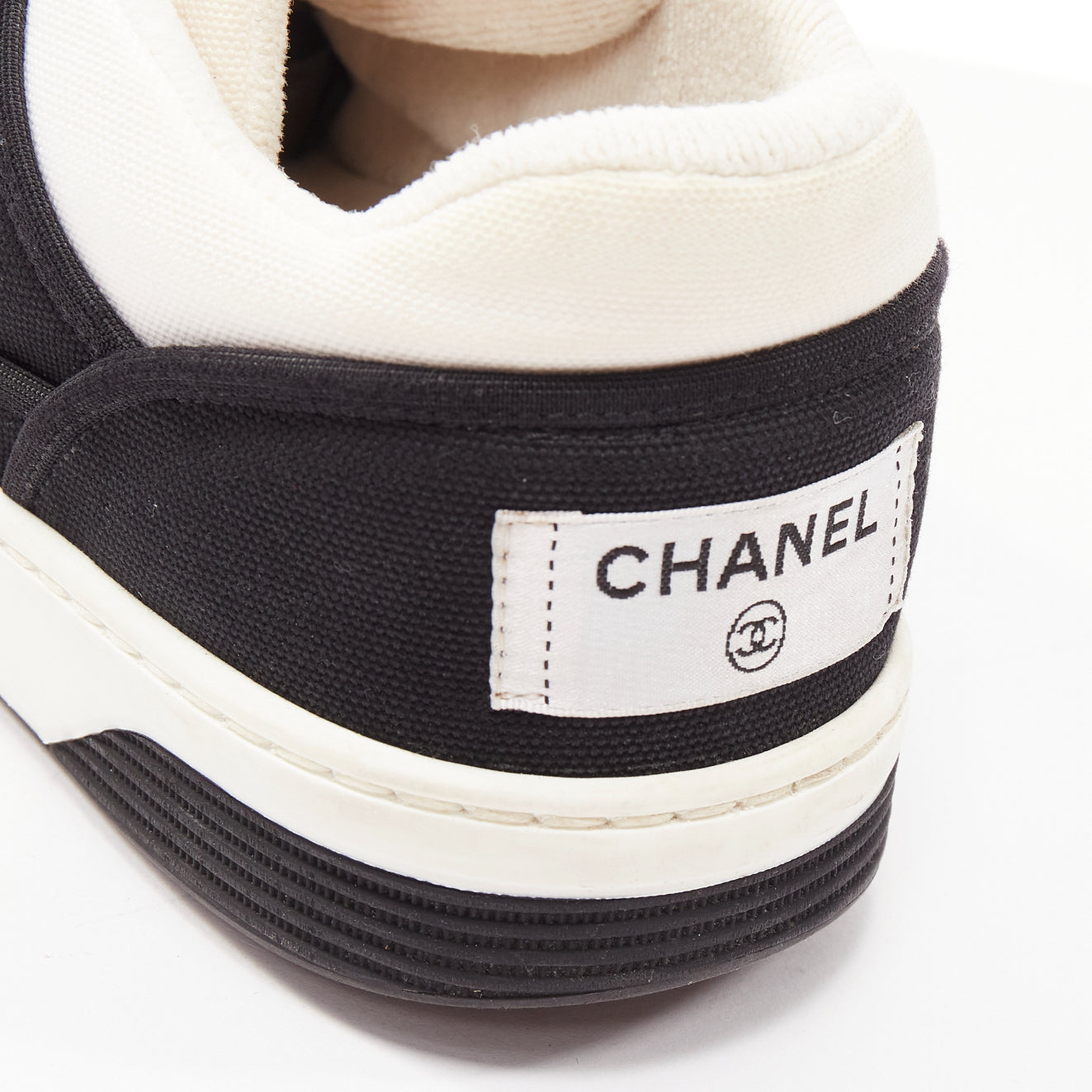 Chanel CC Logo Sneakers - Image 10