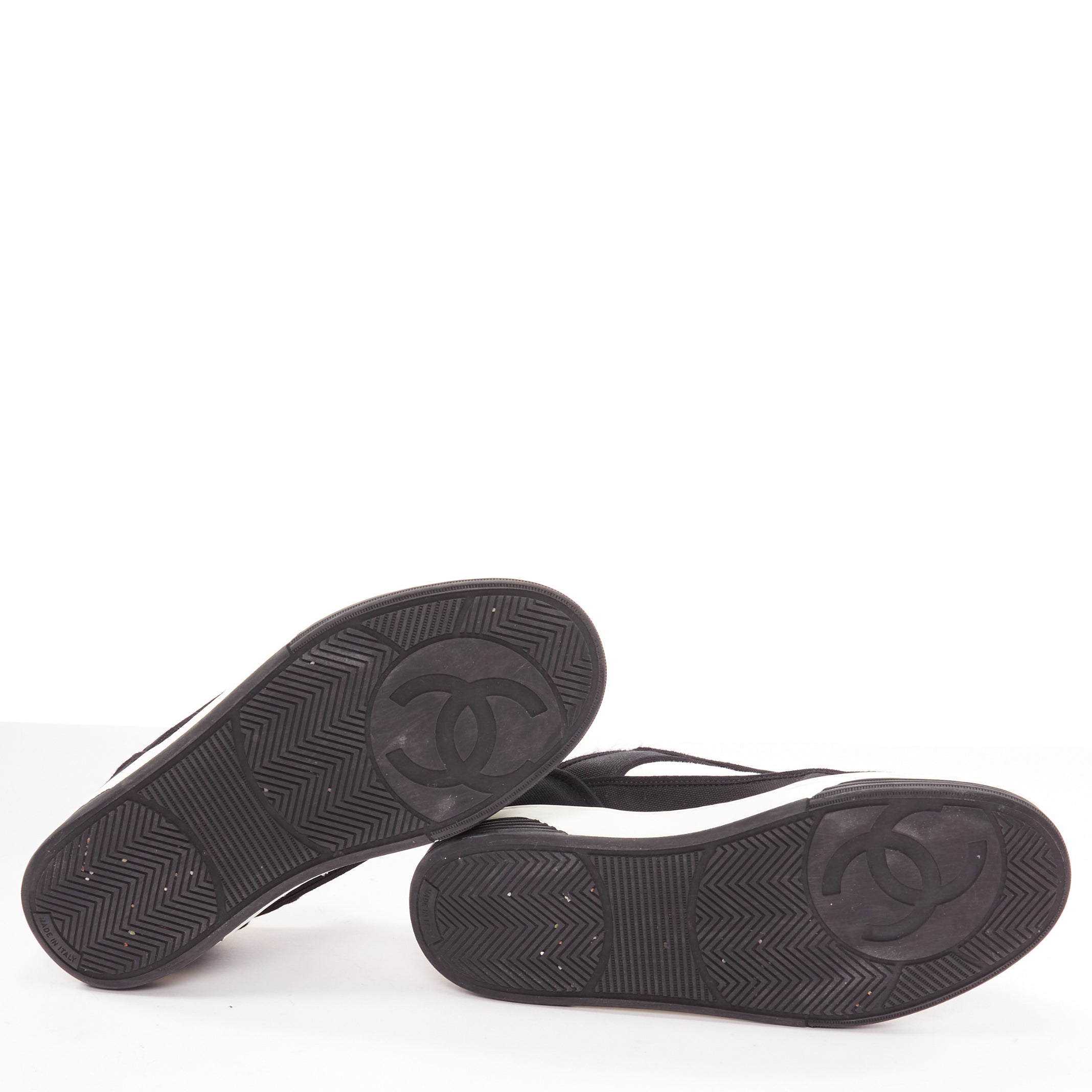 Chanel CC Logo Sneakers - Image 13