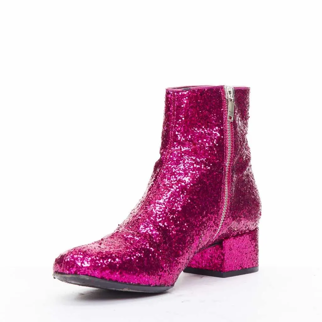 Saint Laurent Babies 40 Pink Fair - Model View