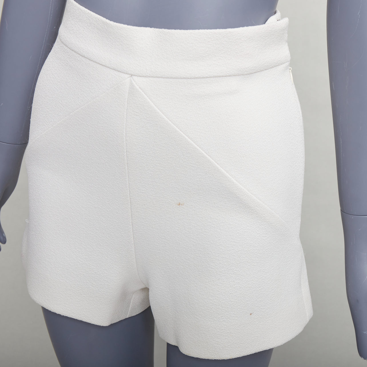 Balenciaga Dart Pleated Shorts - Detail 2