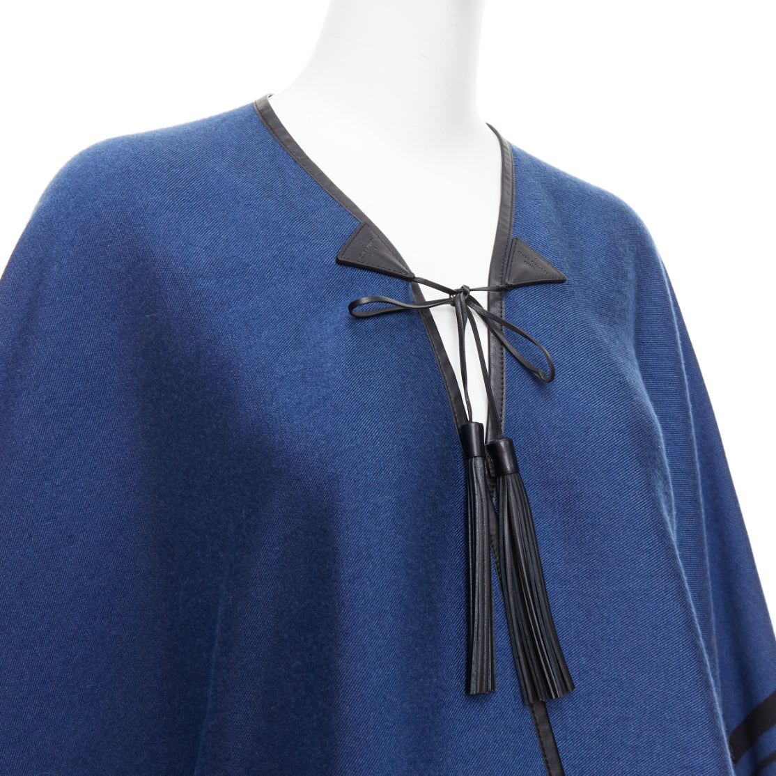 Louis Vuitton Cashmere Tassel Poncho - Detail 2