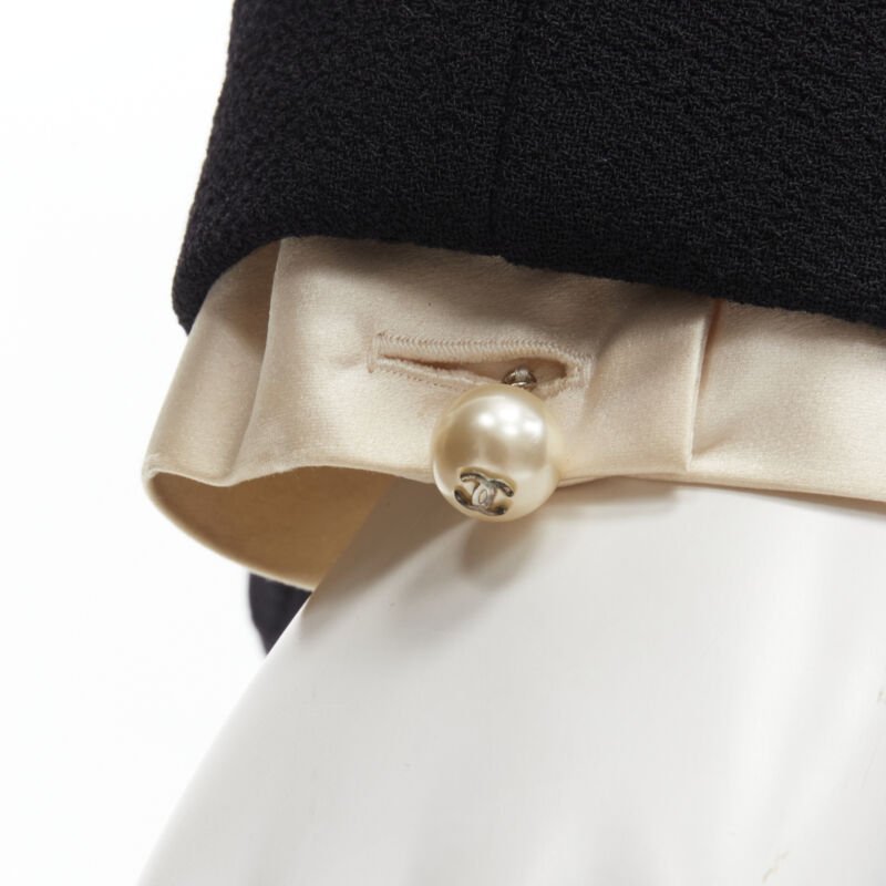 Chanel Black Pearl Panel Jacket - Detail 2