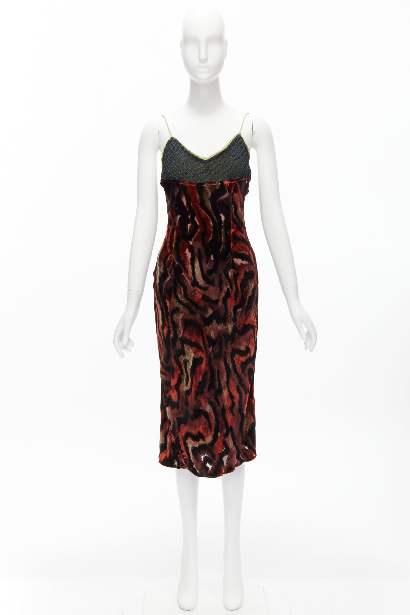 Unsigned / متعددة Velvet Slip Dress - Image 11
