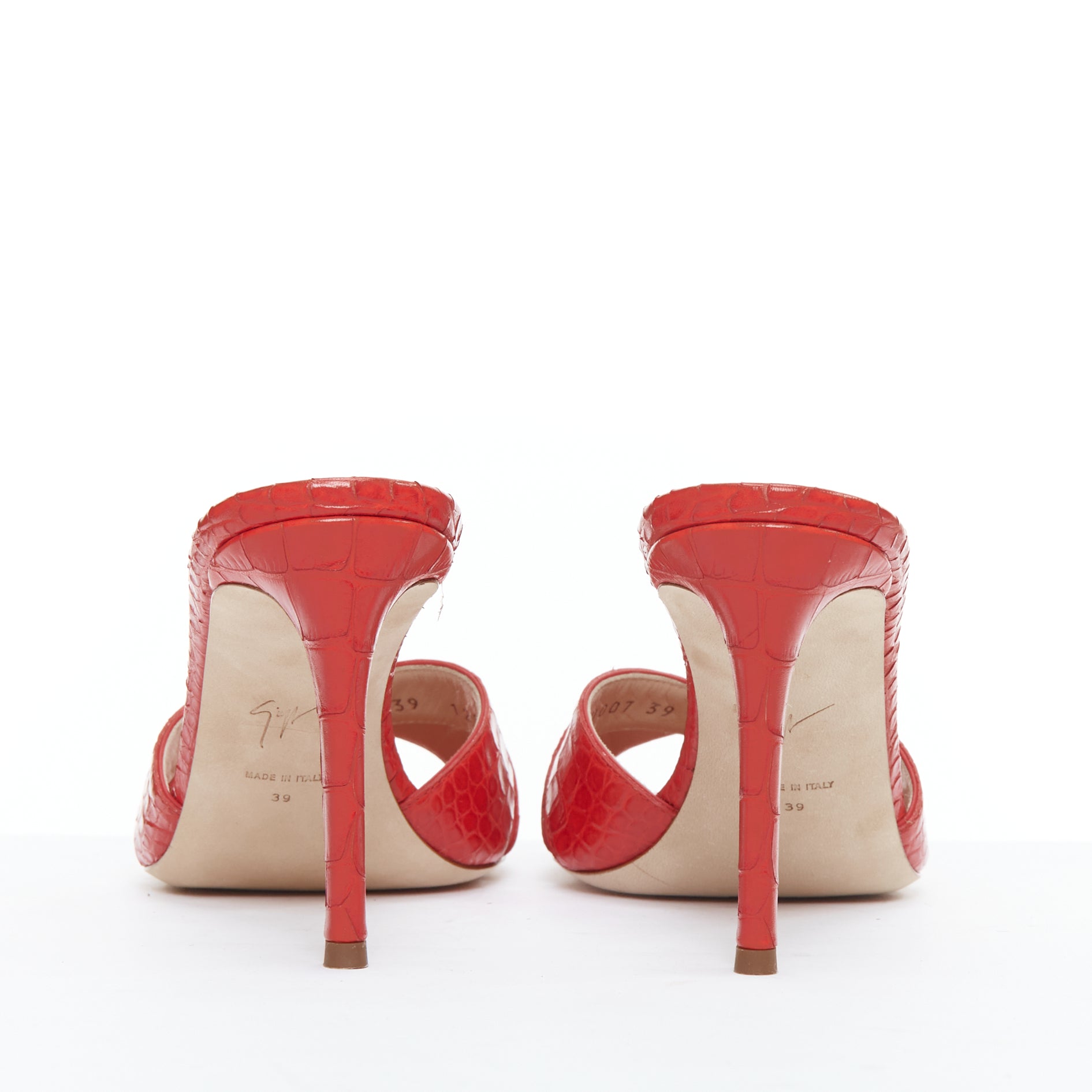 Giuseppe Zanotti Felicia - Side view