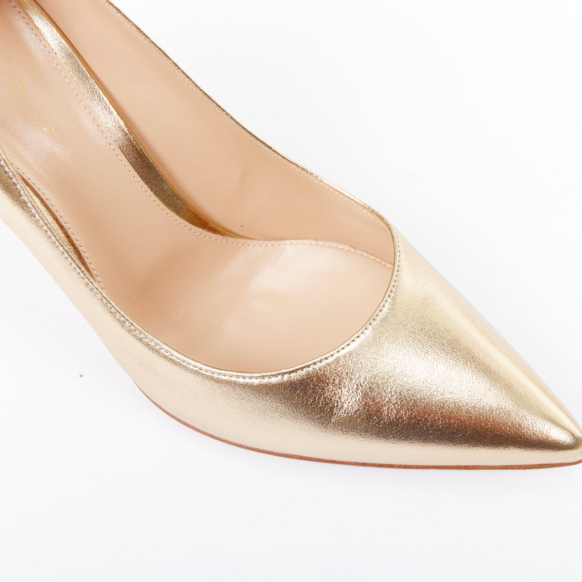 Gianvito Rossi Gold Pointy Pumps - Detail 2
