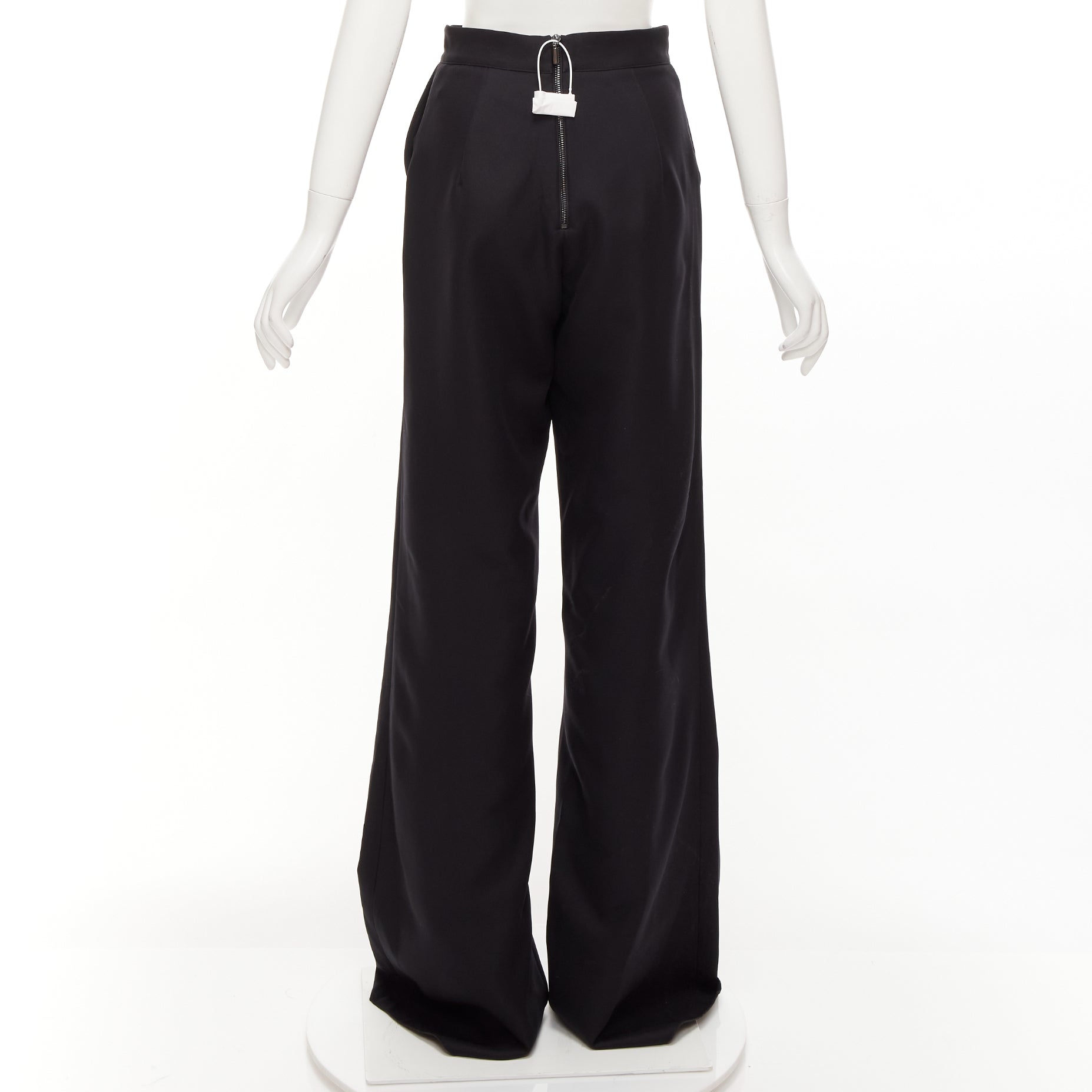 Maticevski Considerate - Side view