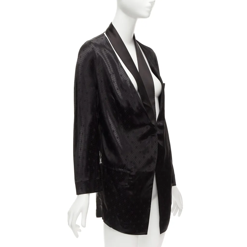 Givenchy Black Collar Robe Blazer Black Viscose Very good - Model View
