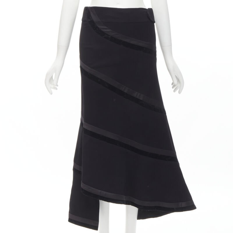 Rhie Velvet Spiral Skirt