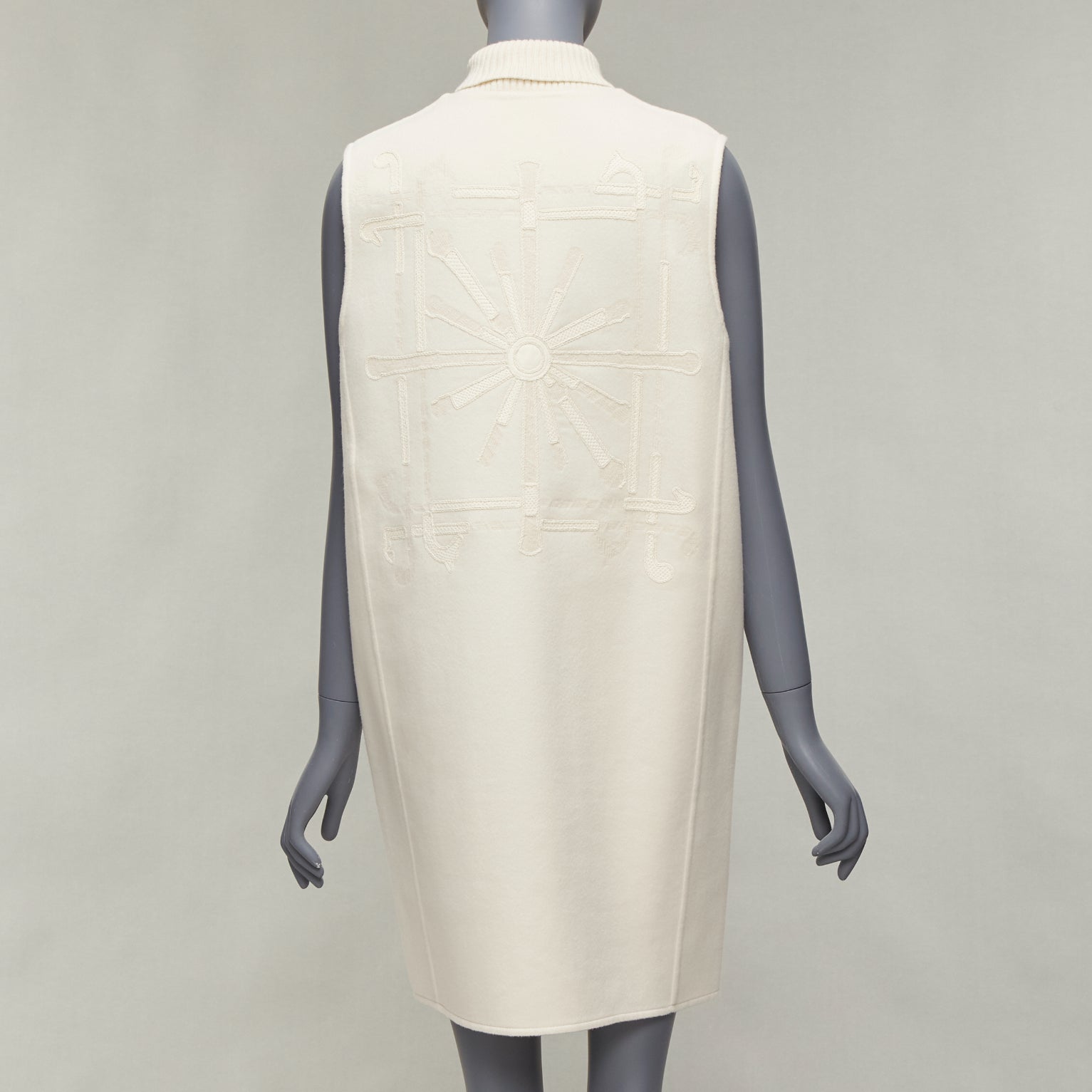 Hermès Cream Ribbed Sleeveless Coat - Detail 1