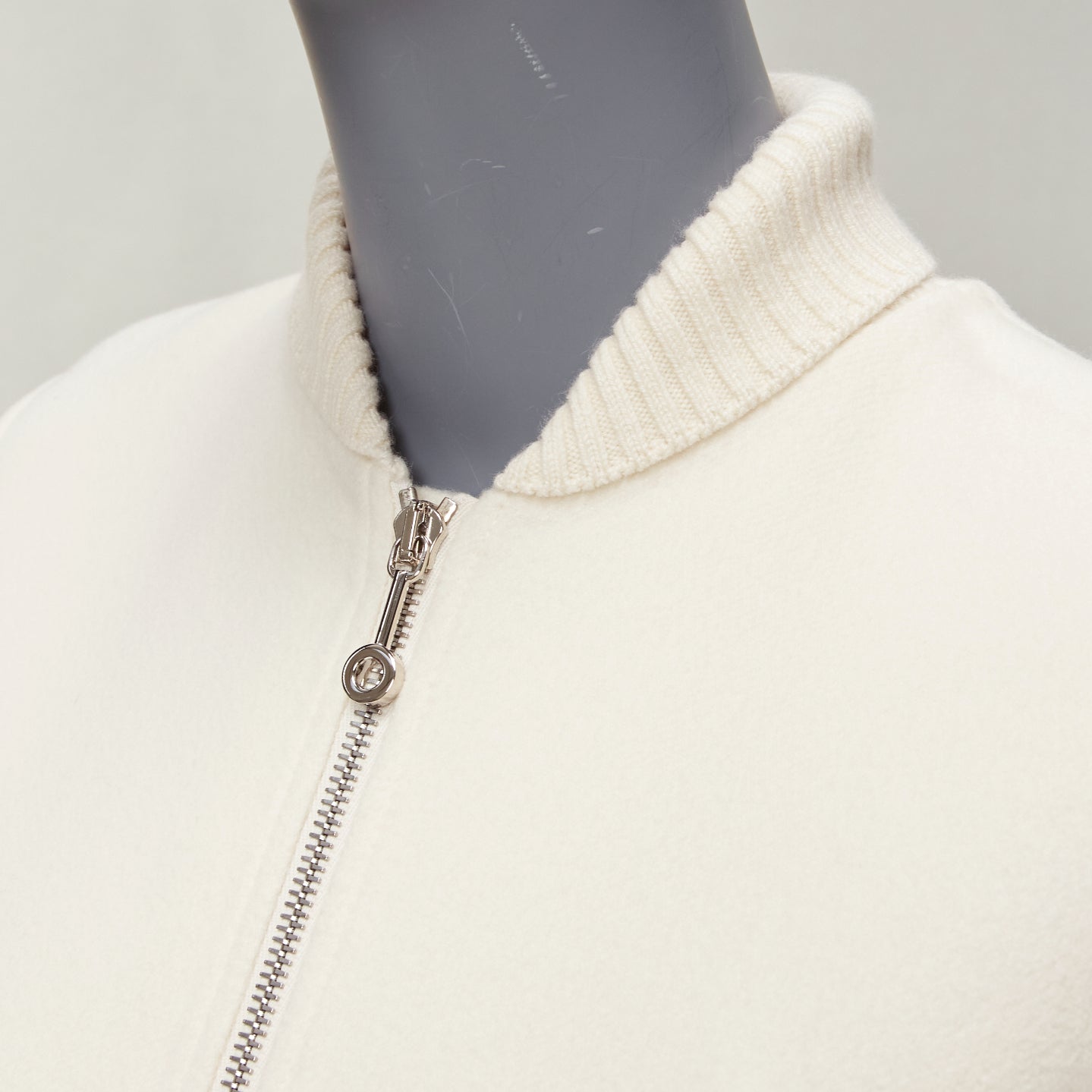 Hermès Cream Ribbed Sleeveless Coat - Image 10