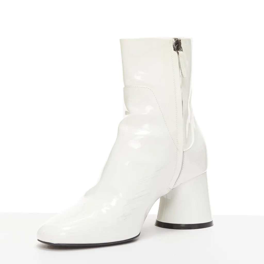 Khaite Wythe 65 White Fair - Model View