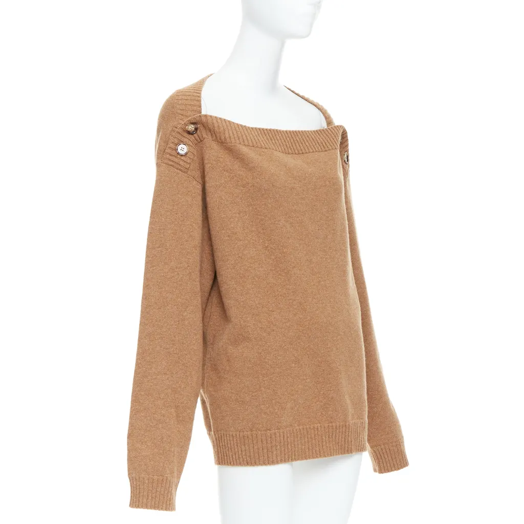 Burberry Horn Button Sweater Brown Wool Never worn - Inside View