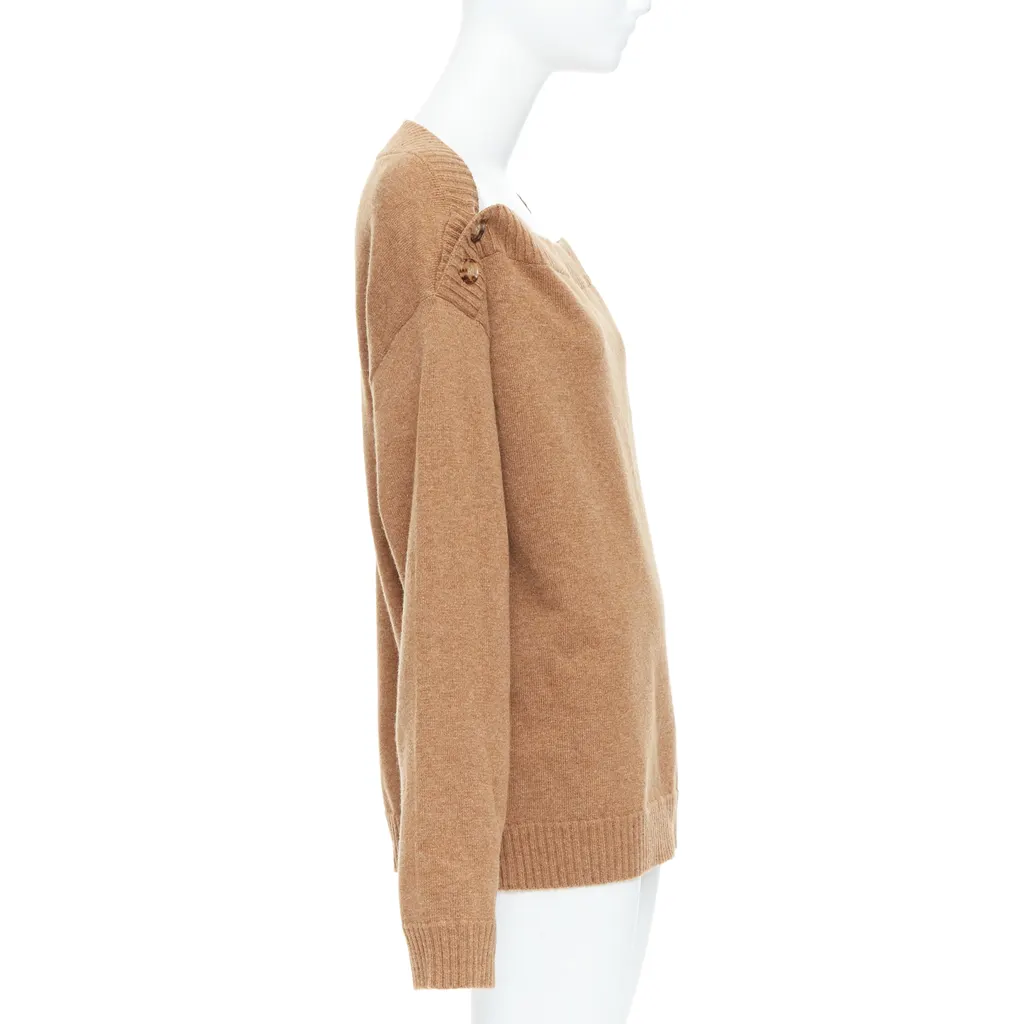 Burberry Horn Button Sweater Brown Wool Never worn - Model View